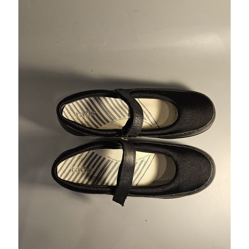 Taos Wome Size 10.5 Black Leather Mary Jane Adjustable Strap Comfort Shoe